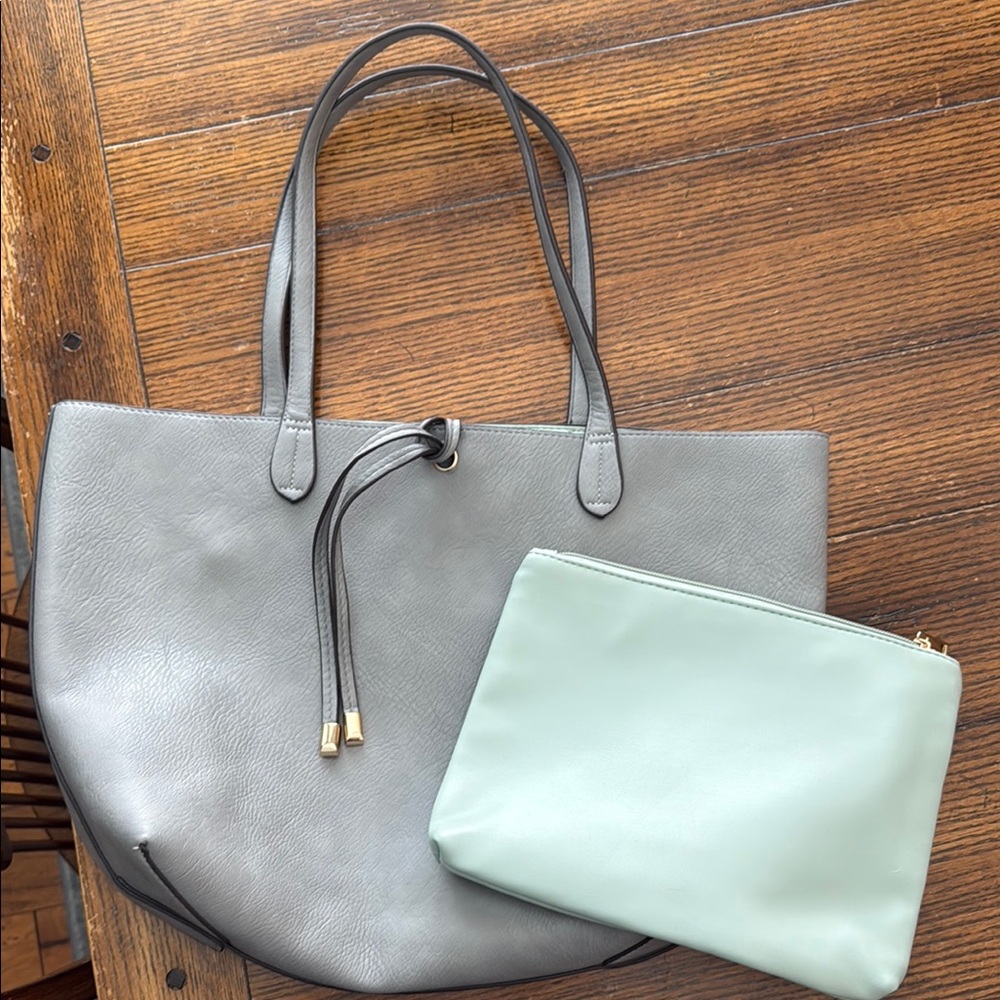 Elegant Gray Tote Bag with Pouch